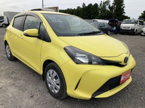 2014 Toyota Vitz thumbnail