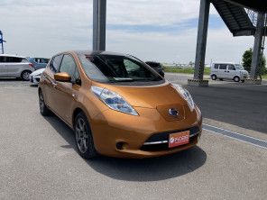 2016 Nissan Leaf thumbnail