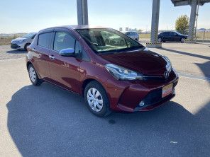 2015 Toyota Vitz thumbnail