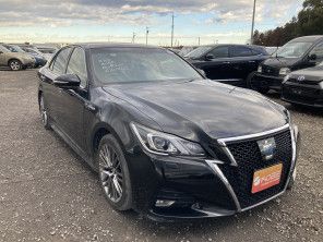 2016 Toyota Crown thumbnail