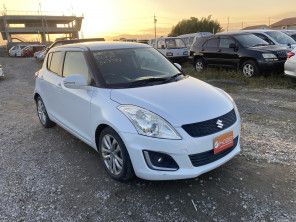 2017 Suzuki Swift thumbnail