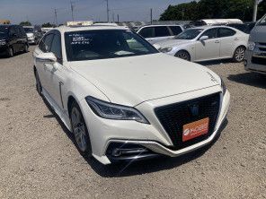 2019 Toyota Crown thumbnail