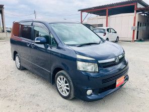 2008 Toyota Voxy thumbnail