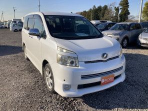 2009 Toyota Voxy thumbnail