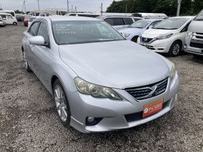 2010 Toyota Mark X thumbnail
