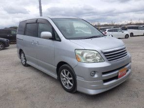 2007 Toyota Noah thumbnail