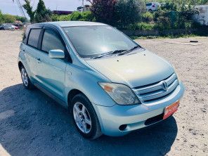 2004 Toyota IST thumbnail