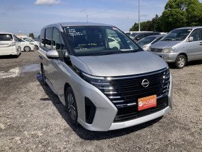 2023 Nissan Serena thumbnail