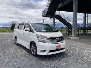 2011 Toyota Vellfire thumbnail