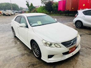 2010 Toyota Mark X thumbnail