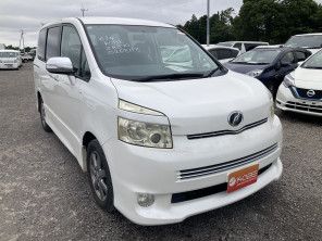 2009 Toyota Voxy thumbnail