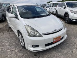 2003 Toyota Wish thumbnail