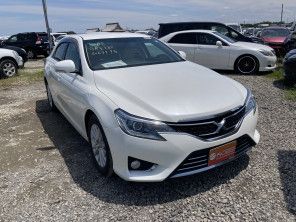 2013 Toyota Mark X thumbnail