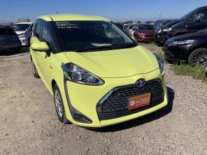2019 Toyota Sienta thumbnail