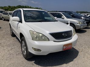 2003 Toyota Harrier thumbnail