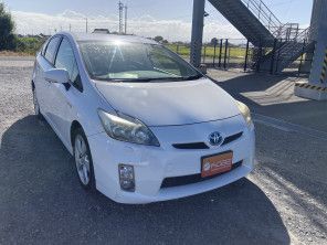 2011 Toyota Prius thumbnail