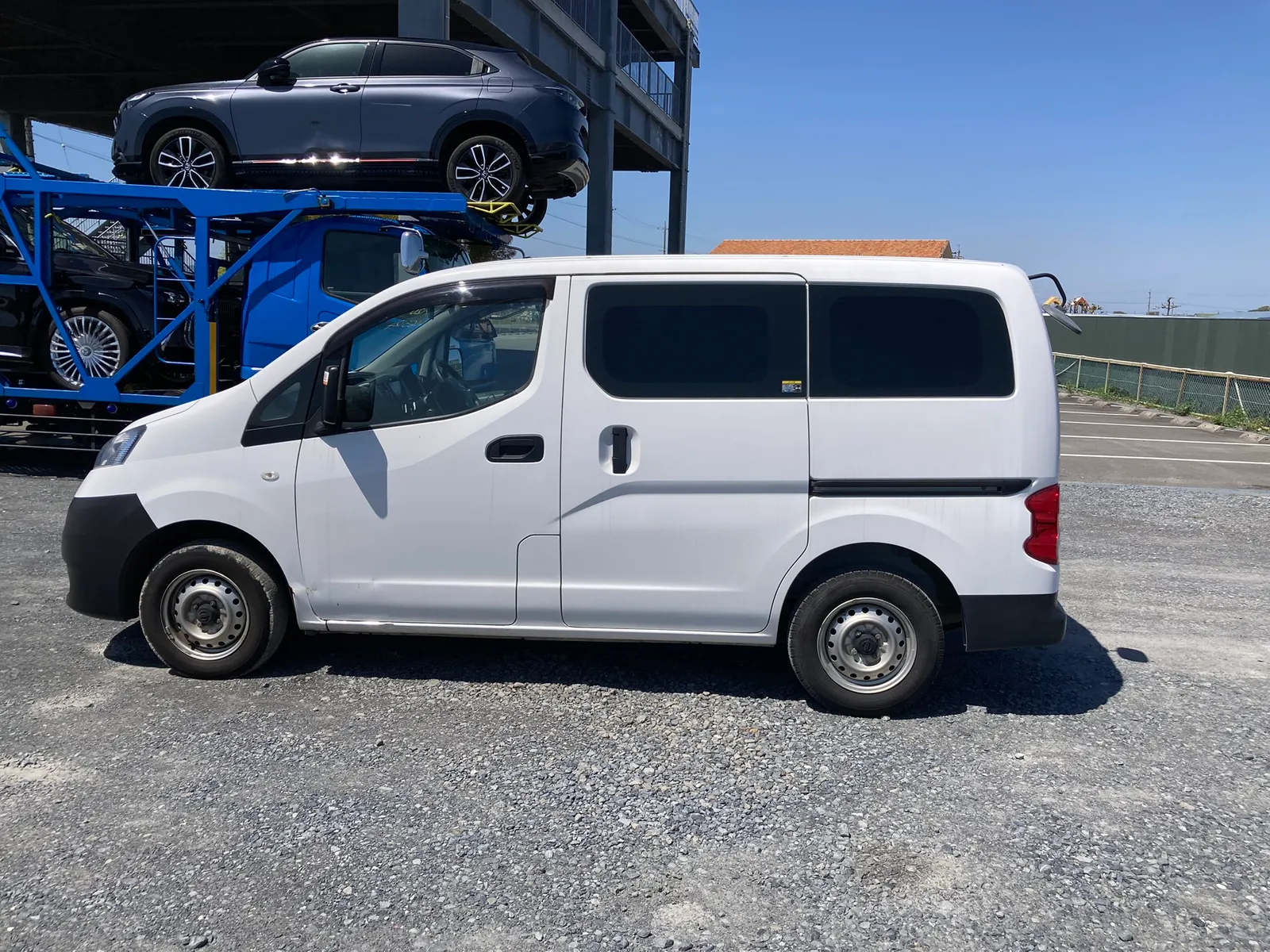 Vehicle Image - 8